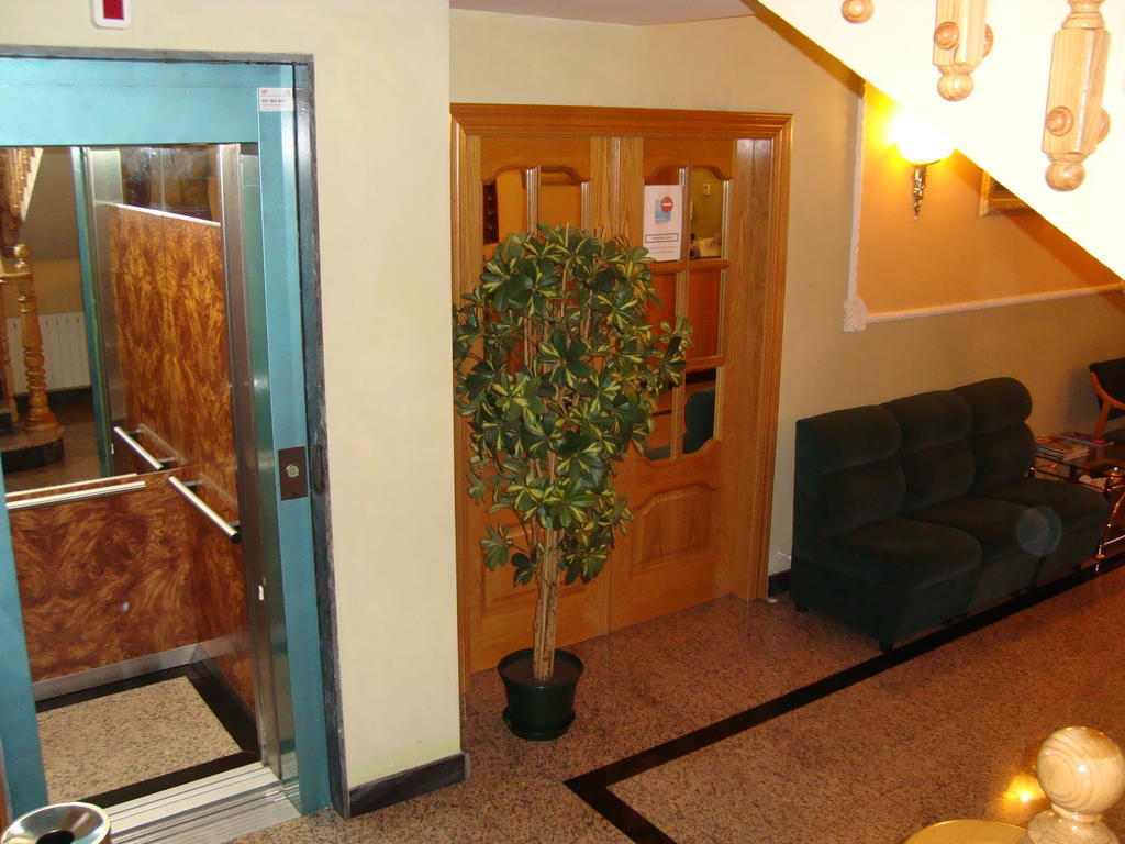 Hostal Universal Бенавенте Экстерьер фото